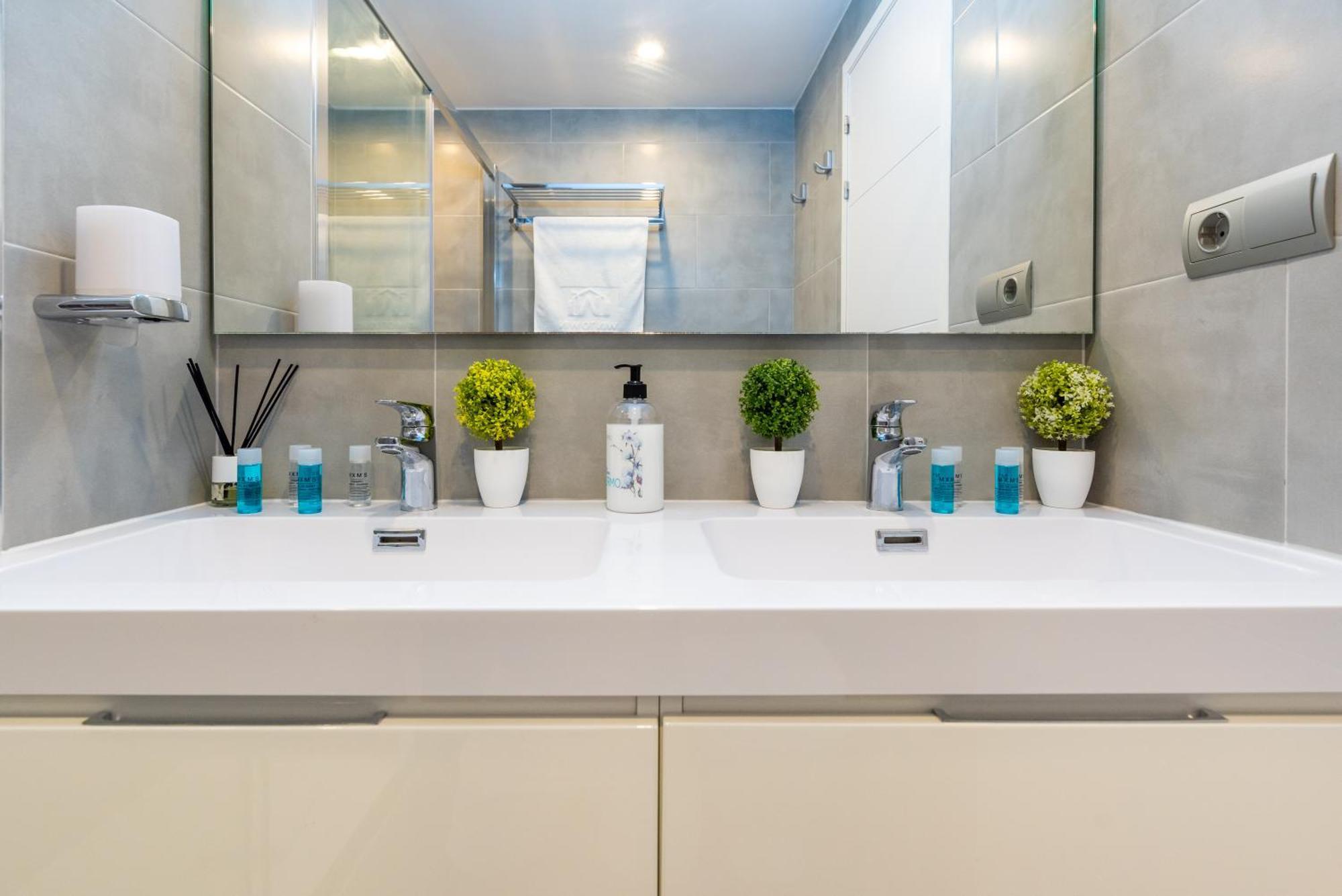 Wintowinrentals Executive Apt In Ocean House Complex Τορρεμολίνος Εξωτερικό φωτογραφία