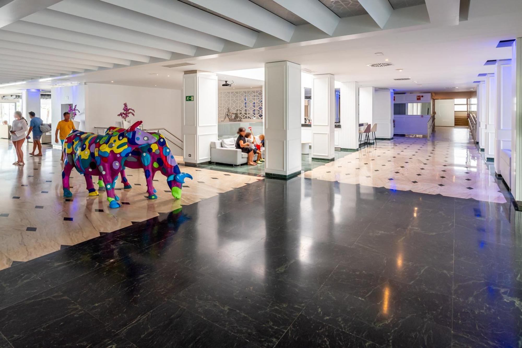 Wintowinrentals Executive Apt In Ocean House Complex Τορρεμολίνος Εξωτερικό φωτογραφία