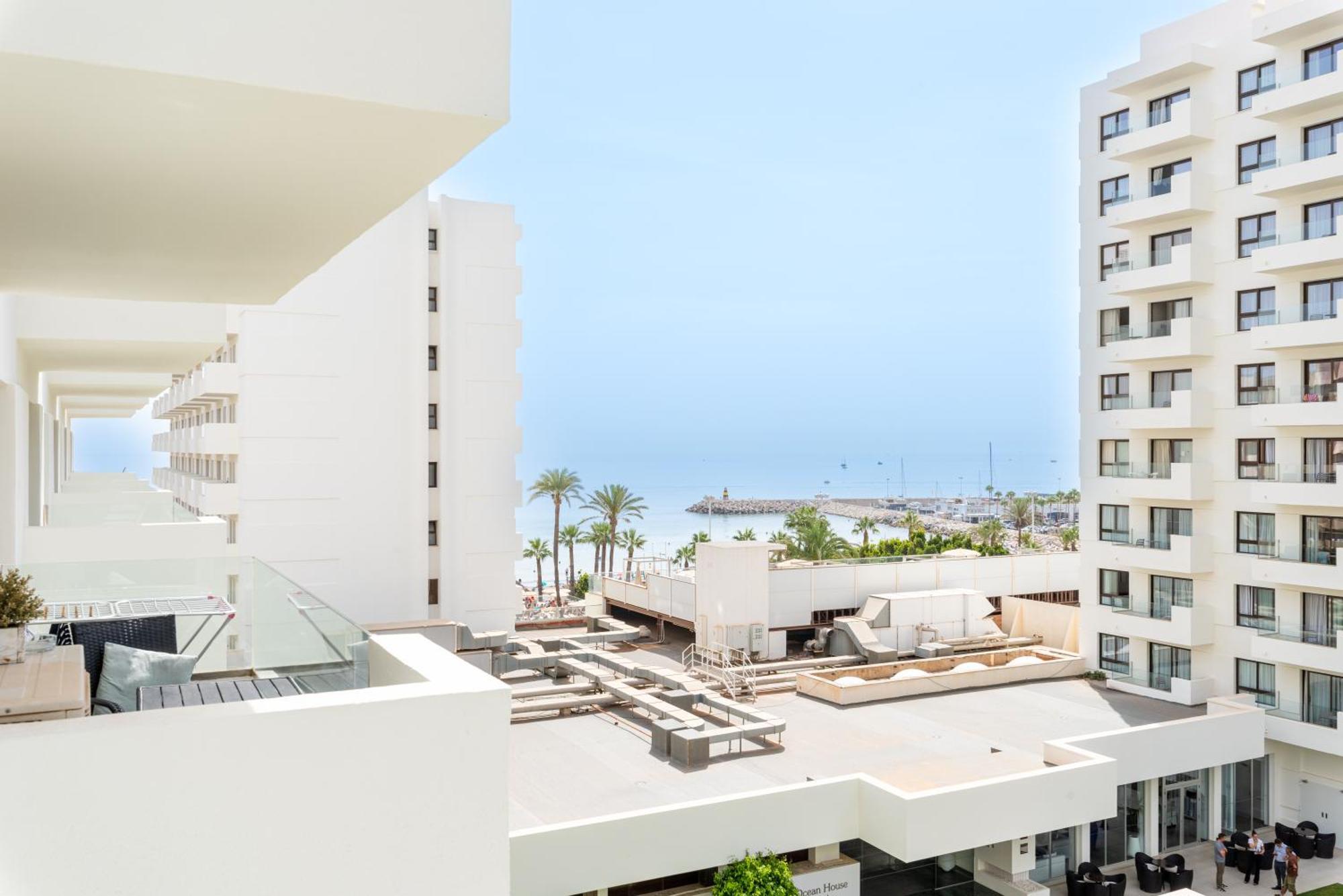 Wintowinrentals Executive Apt In Ocean House Complex Τορρεμολίνος Εξωτερικό φωτογραφία