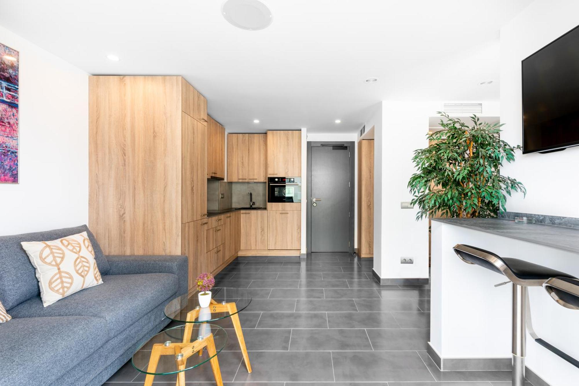 Wintowinrentals Executive Apt In Ocean House Complex Τορρεμολίνος Εξωτερικό φωτογραφία