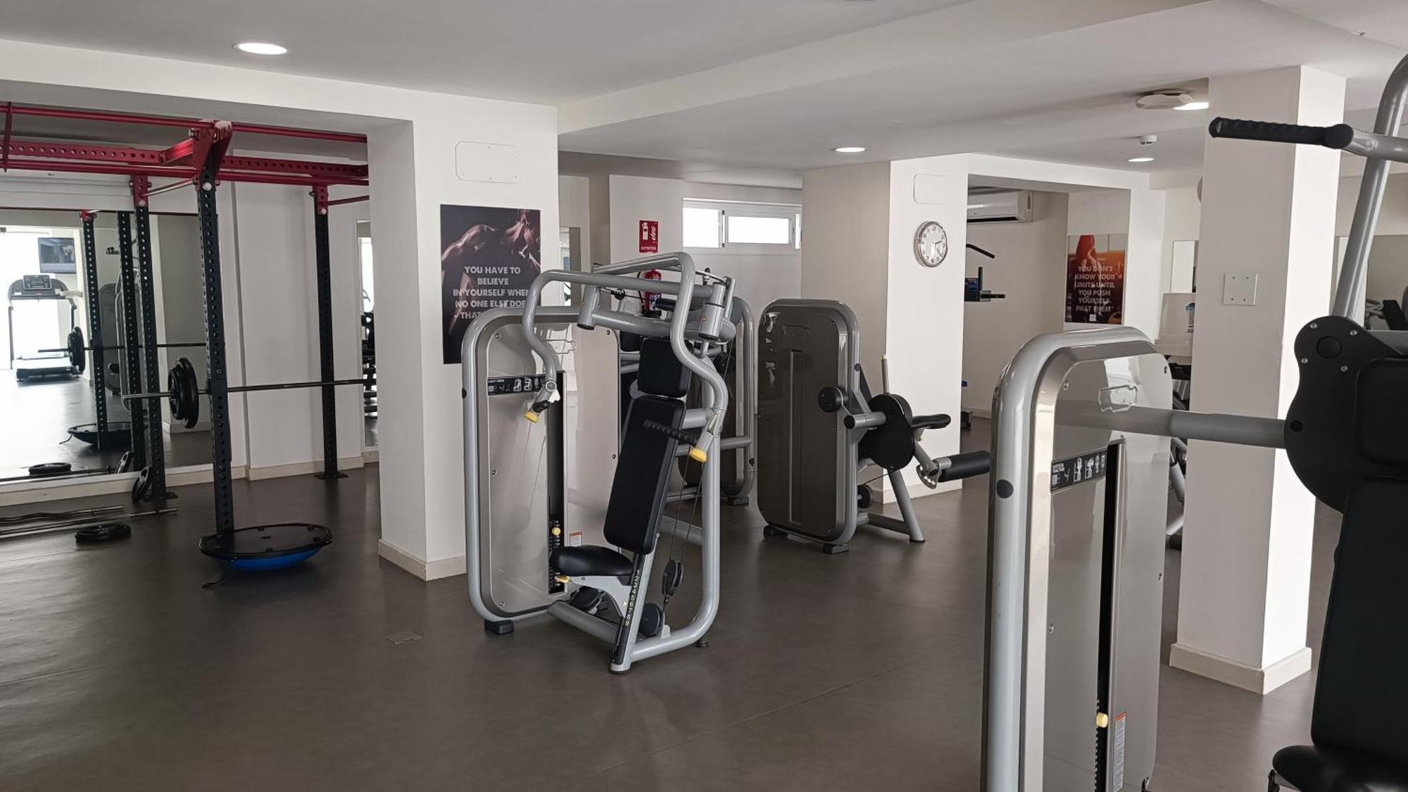 Wintowinrentals Executive Apt In Ocean House Complex Τορρεμολίνος Εξωτερικό φωτογραφία